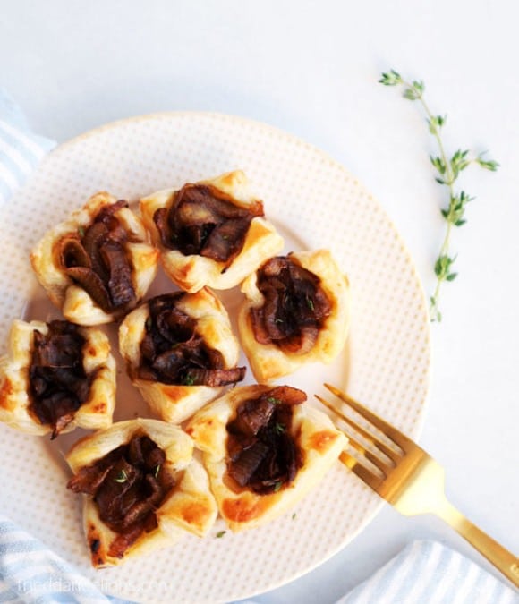 vegan onion puff pastry cups