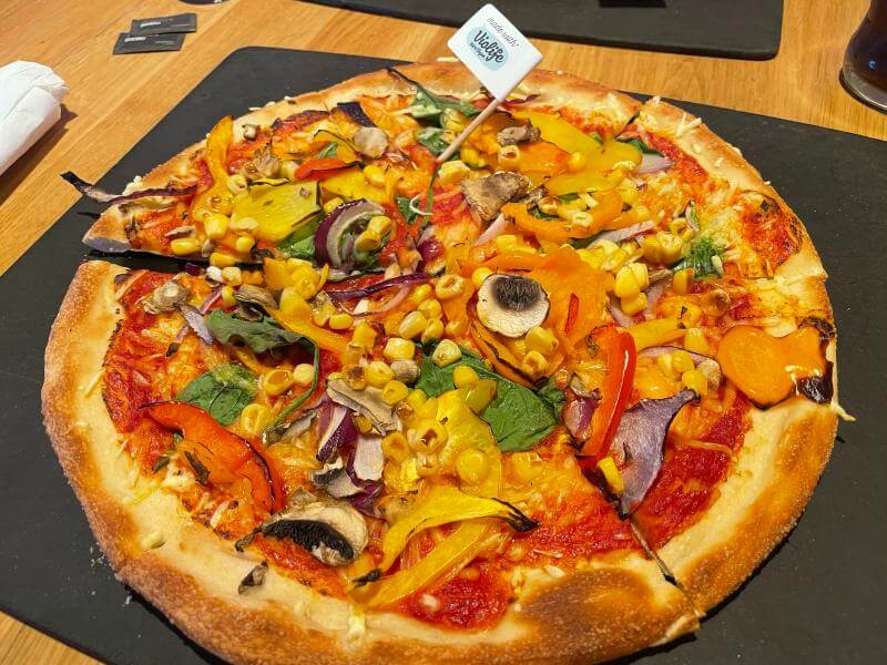 Pizza Hut vegan pizza